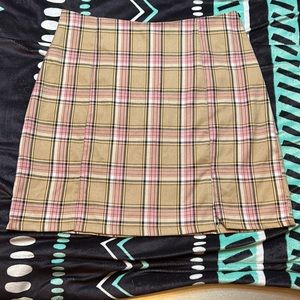 From SHEIN it’s a large it’s light brown and pink